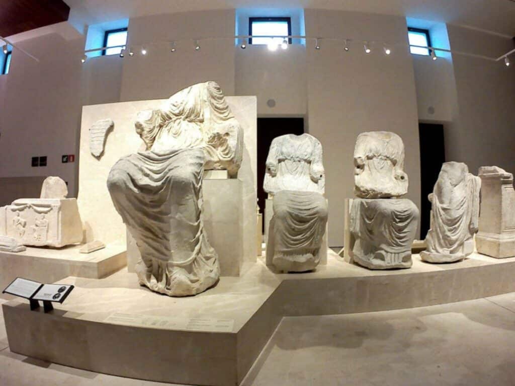 Galleries displaying archaeological finds in Museo de Malaga