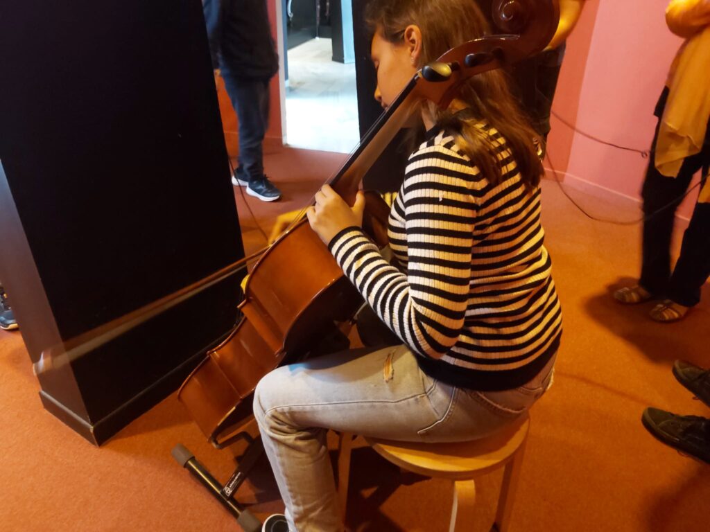 Playing an instrument in MIMMA