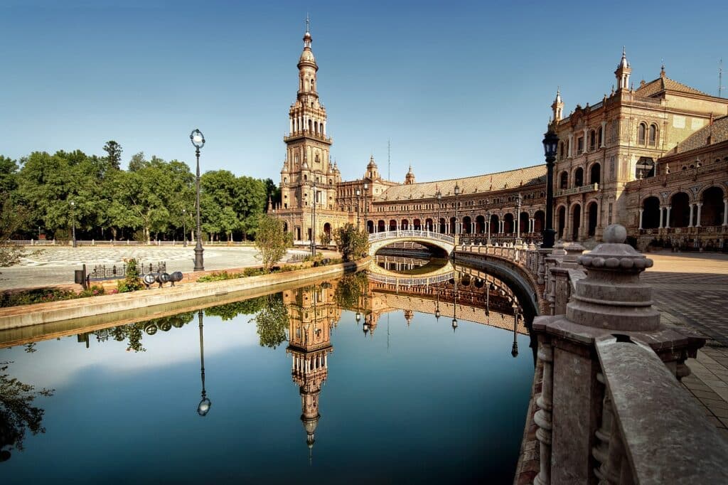 The Plaza de España, Sevilla. Credit: Pixabay.